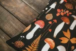 Льняной чехол для подушки «Темный Мухомор» • Сувенир от Fungiline — изображение 4